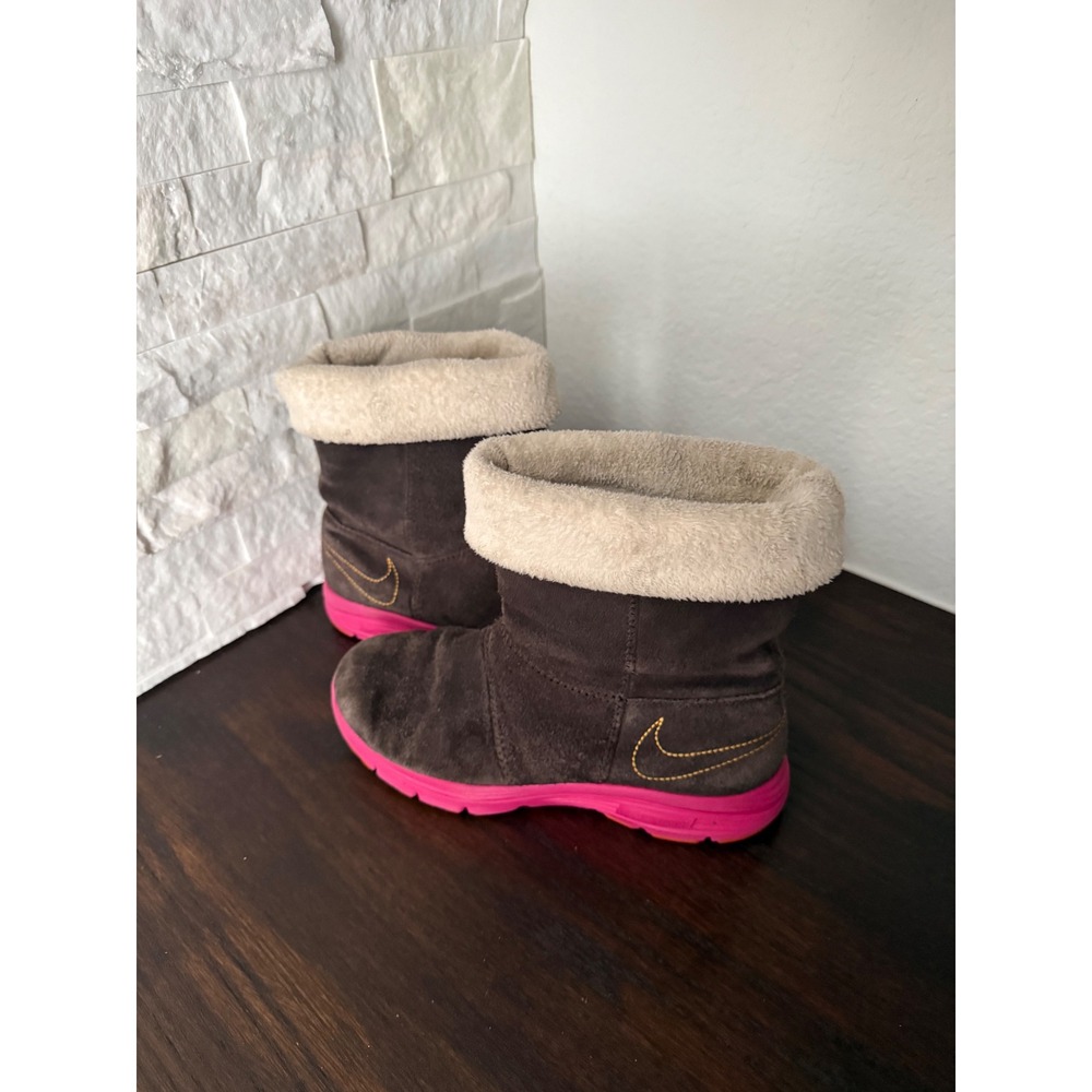 Nike Youth Brown Suede Faux Fur Winter Boots Pink Sole 525261-201 Size 4Y